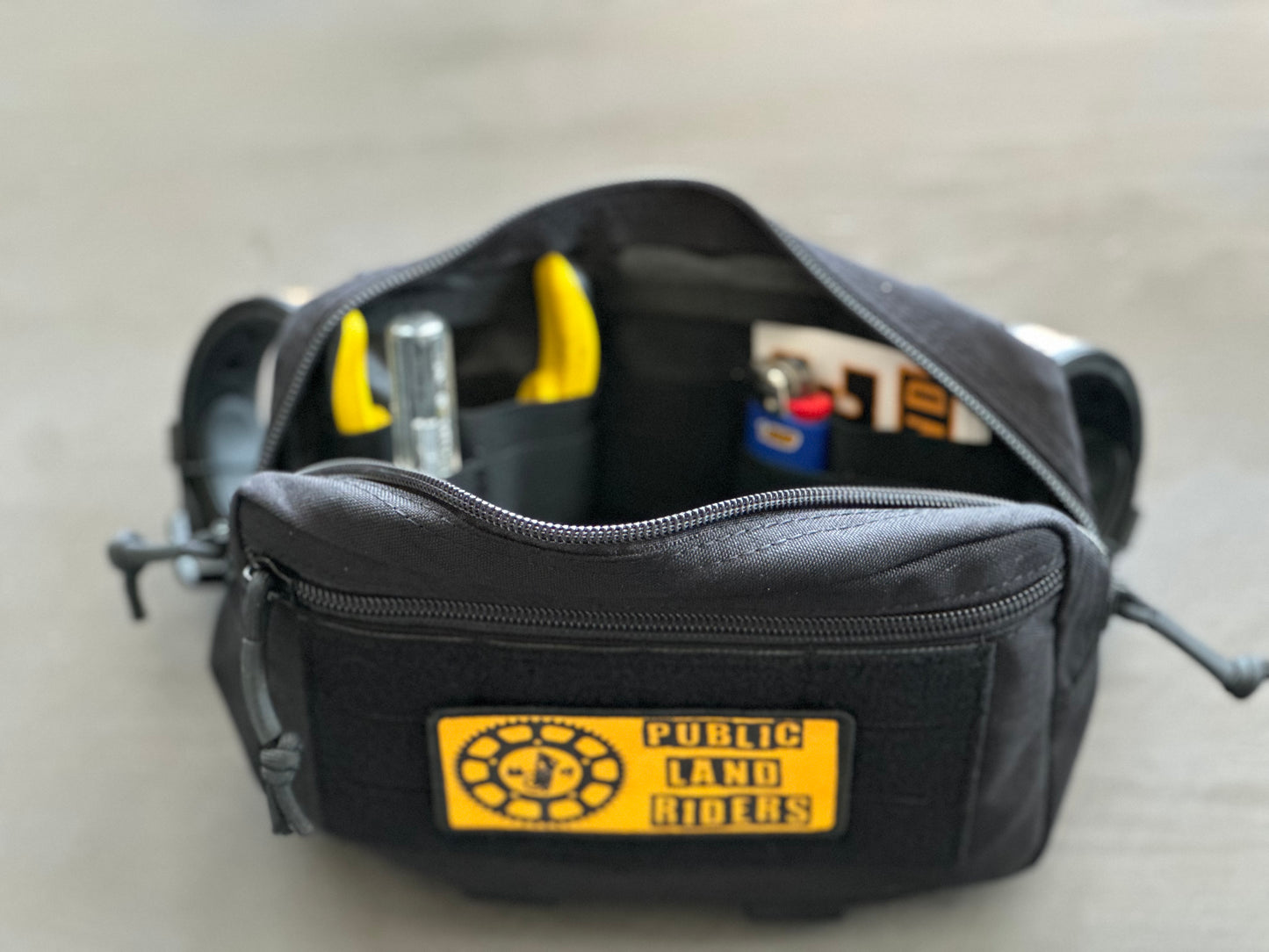 Black Medium Handlebar Bag