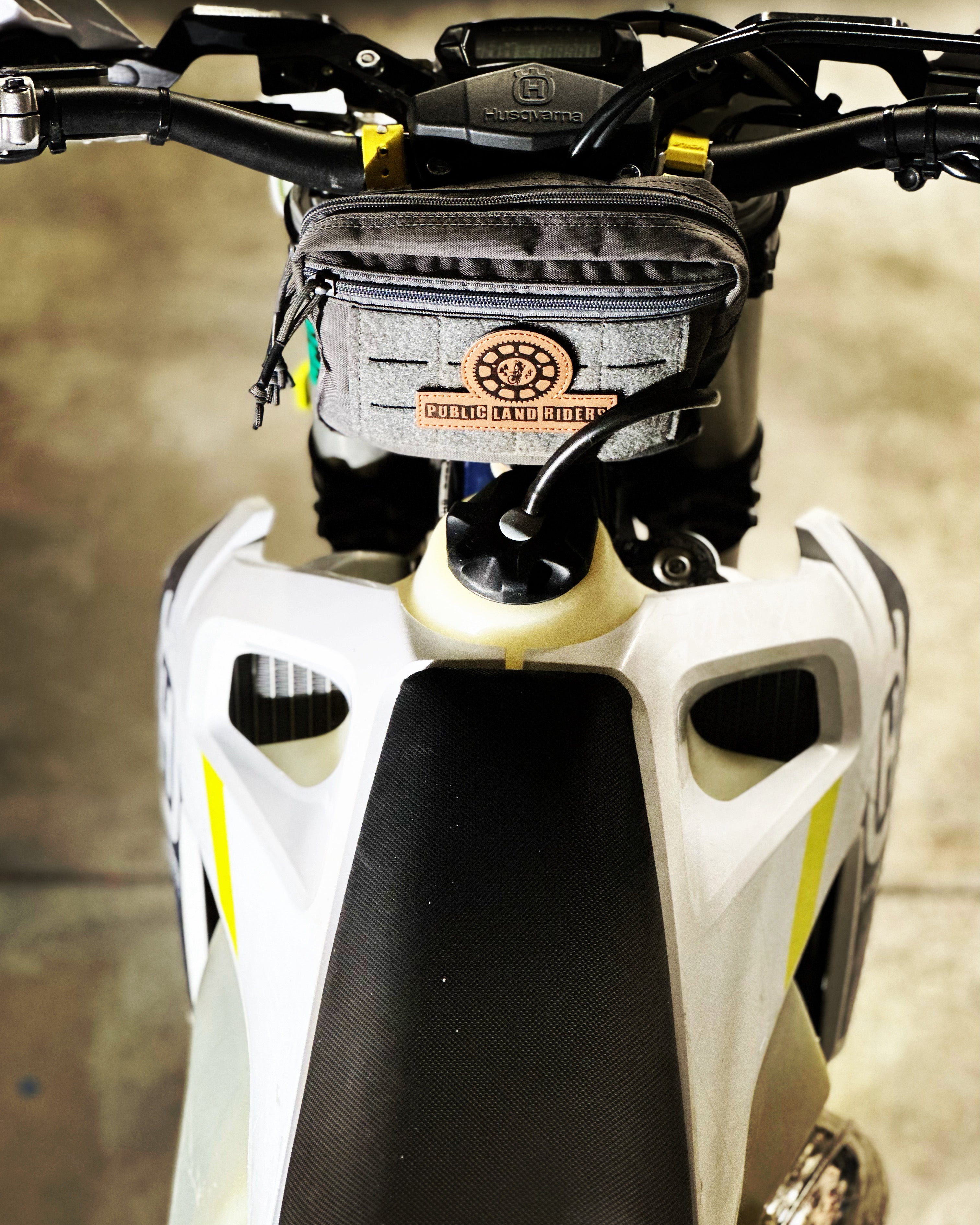 Grey Medium Handlebar Bag